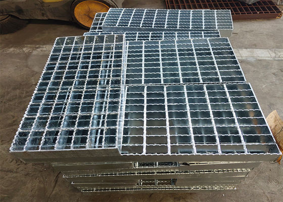 কার্বন ইস্পাত ভারী দায়িত্ব ধাতু গ্রেটিং 40x5 মিমি বৈদ্যুতিক গালভানাইজিং