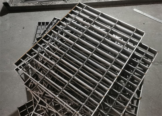 গাড়ী ওয়াশ প্ল্যাটফর্ম ইস্পাত গ্রেটিং প্লেট 50x4 মিমি জারা প্রতিরোধের