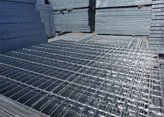 রাসায়নিক উদ্ভিদ হট ডিপ গ্যালভানাইজড স্টিল গ্রেটিং 1 মিটার সেরেটেড শীট