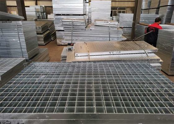 6 মিমি পুরু ভারী দায়িত্ব ড্রাইভওয়ে নিকাশী 25x3 মিমি সেরেটেড প্রকার