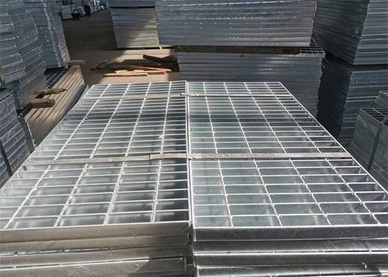 6 মিমি পুরু ভারী দায়িত্ব ড্রাইভওয়ে নিকাশী 25x3 মিমি সেরেটেড প্রকার